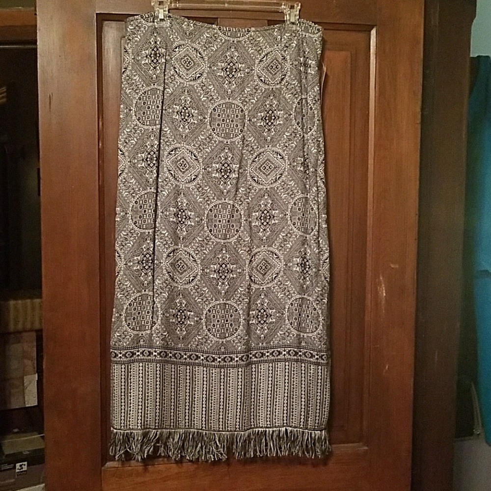 Cream & black meddalion skirt